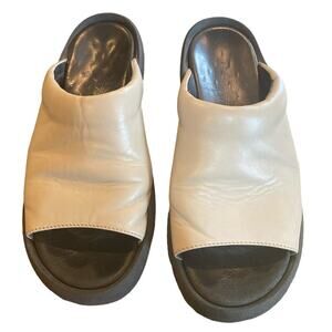 Wolky women’s size 38 or 8 tan leather slip on sandals shoes